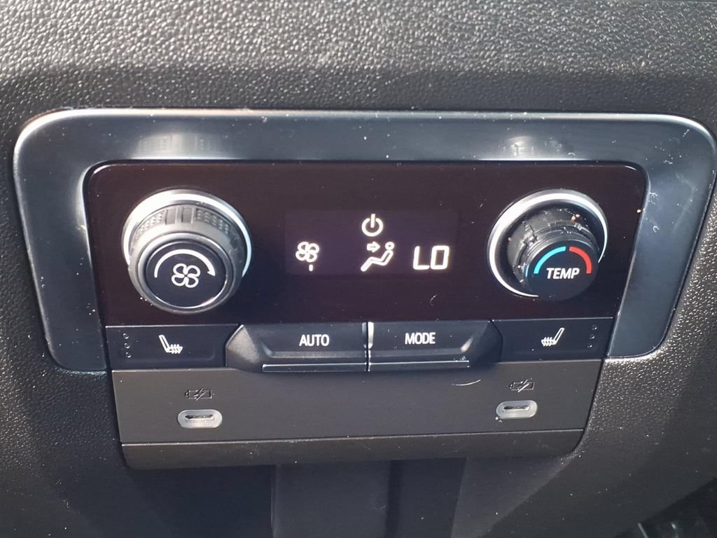 Used 2022 Chevrolet Tahoe RST w/ Luxury Package AWD/4WD image 33
