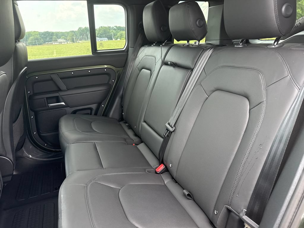 New 2026 Land Rover Defender 110 X-Dynamic SE AWD/4WD image 13
