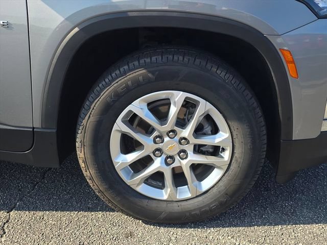 Certified 2023 Chevrolet Traverse LS w/ Safety Package FWD image 36