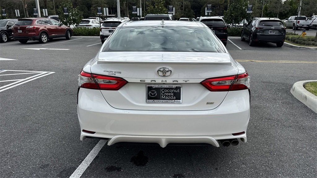 Used 2020 Toyota Camry SE image 3
