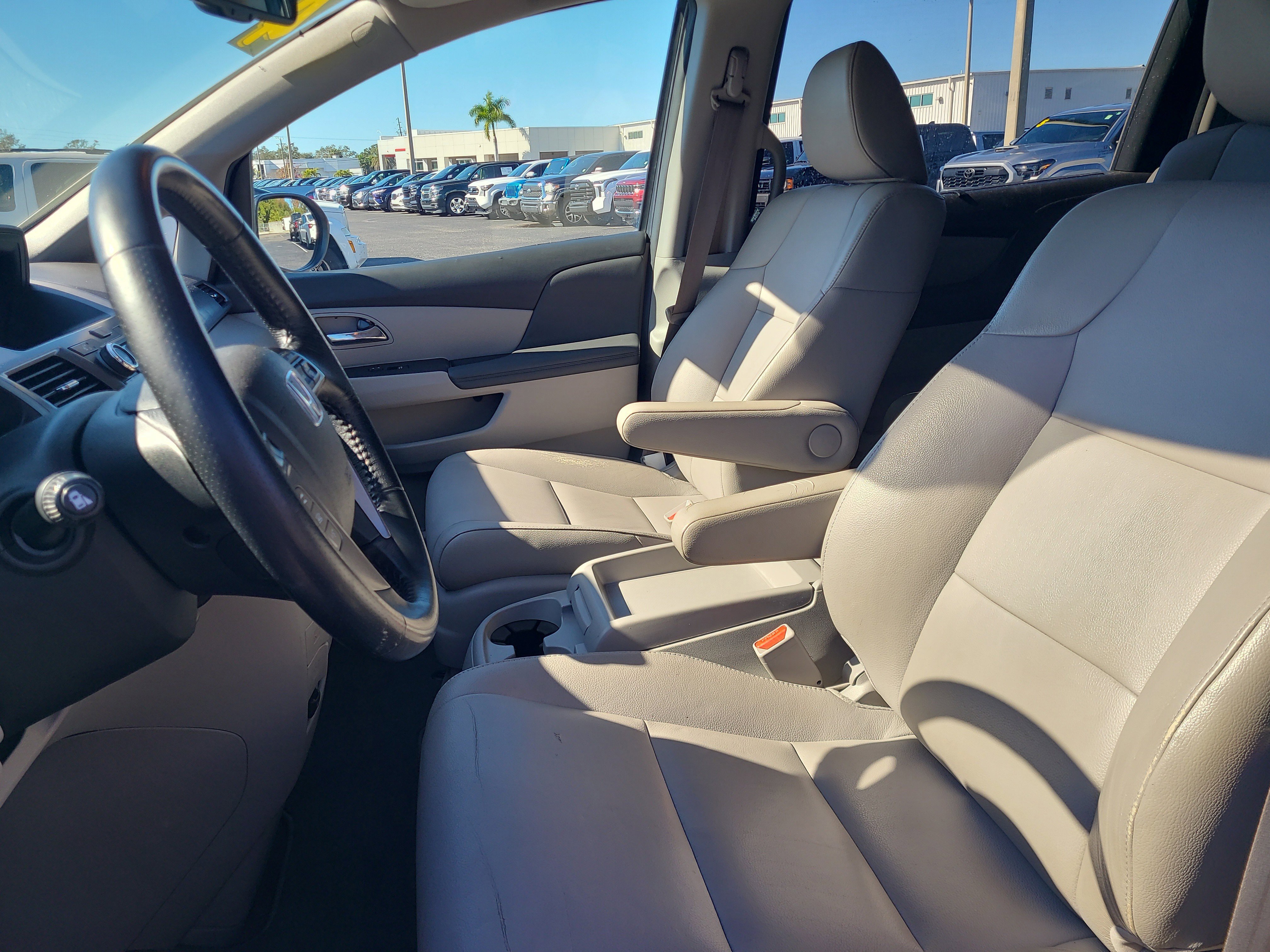 Used 2014 Honda Odyssey EX-L image 17