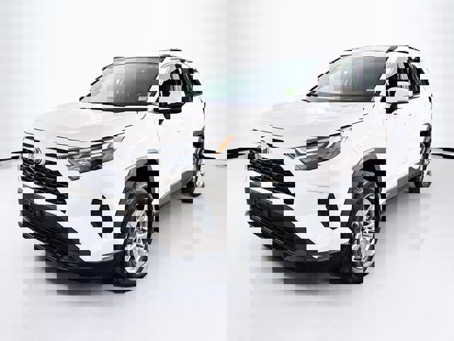 Used 2025 Toyota RAV4 XLE w/ Convenience Package image 1