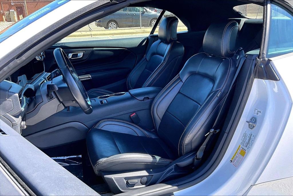 Used 2025 Ford Mustang Premium image 23