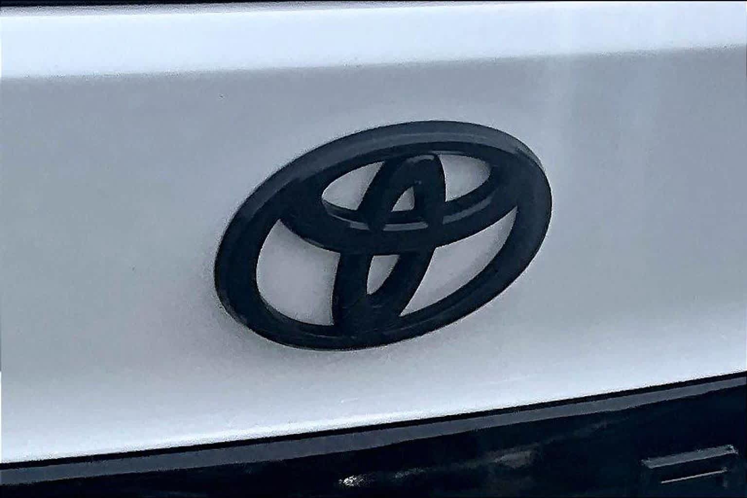 Used 2025 Toyota Camry XSE AWD/4WD image 30