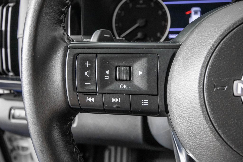 Used 2025 Nissan Pathfinder SV image 21