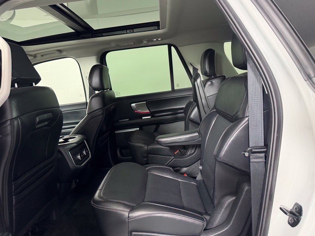 Used 2025 Ford Expedition Max Platinum AWD/4WD image 15