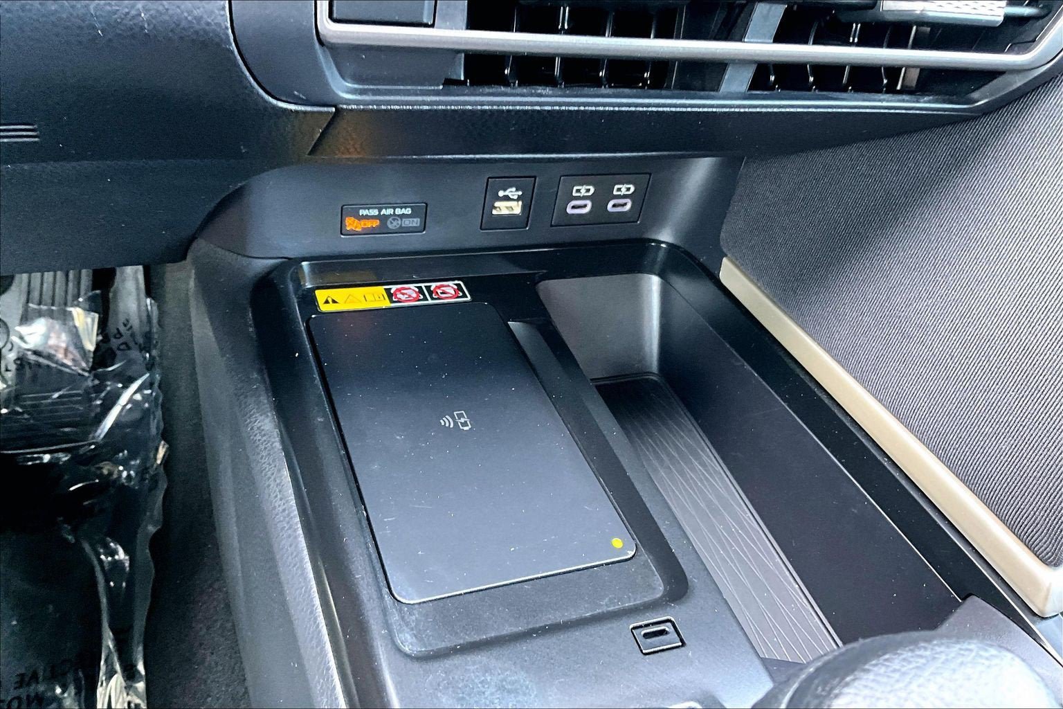 Used 2025 Toyota Camry LE FWD image 30