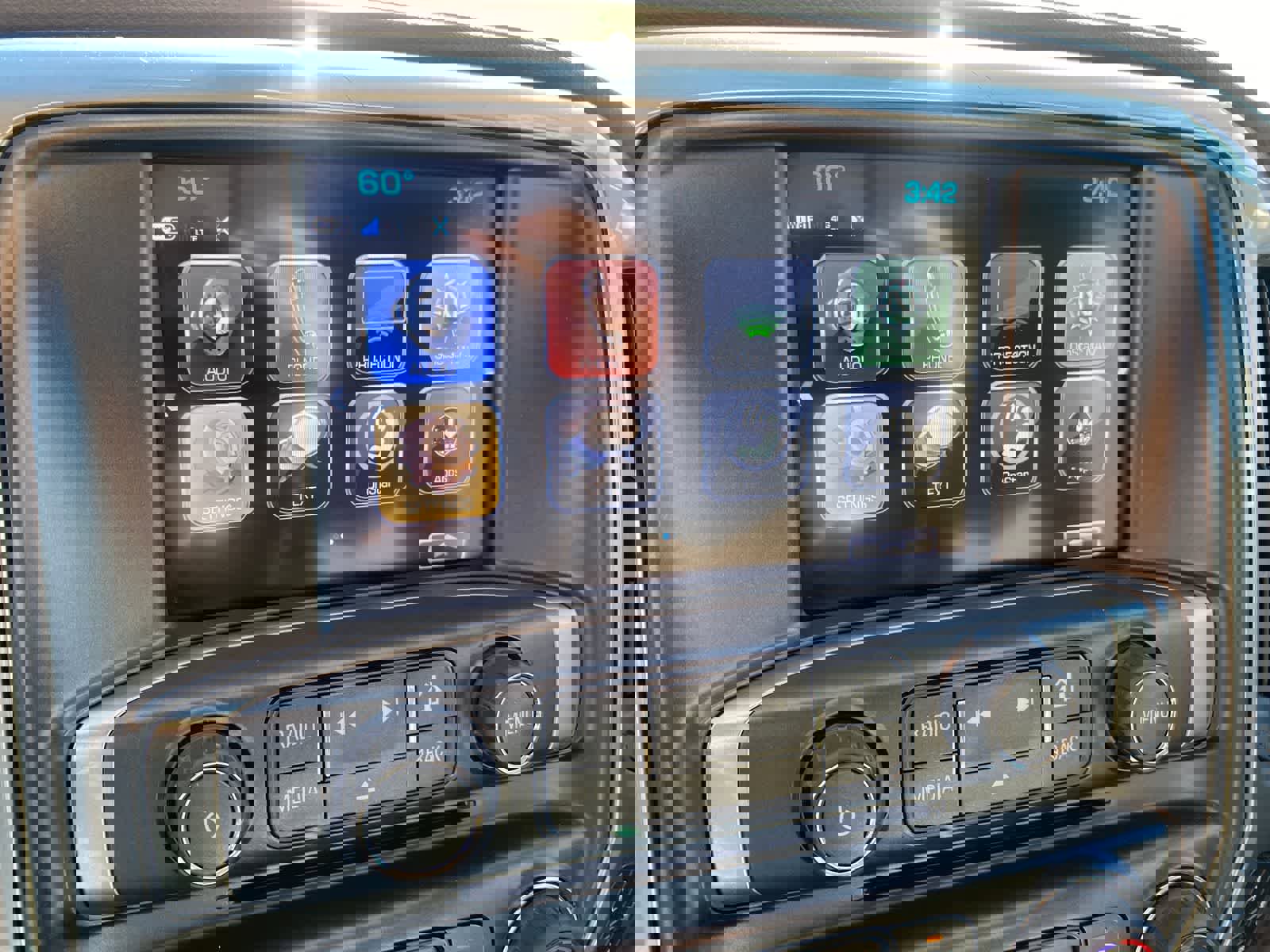 Used 2018 Chevrolet Silverado 1500 LTZ w/ Sport Package image 26