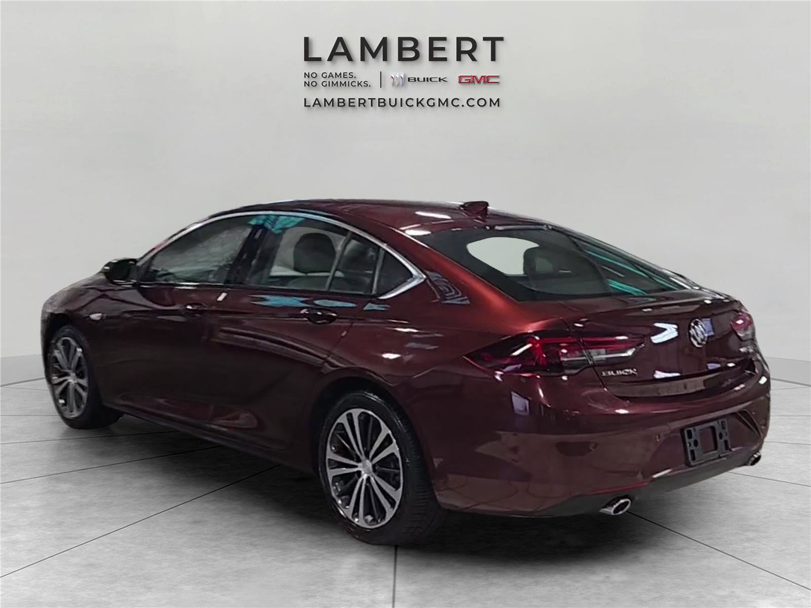 Used 2018 Buick Regal Essence w/ Driver Confidence Package #1 image 3