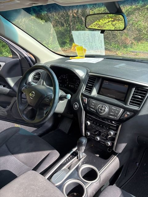 Used 2013 Nissan Pathfinder SV image 23