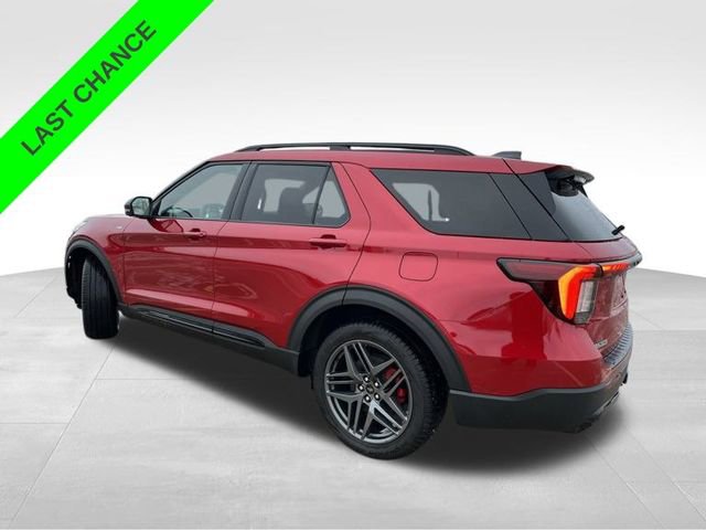 Used 2025 Ford Explorer ST-Line w/ Premium Package image 4