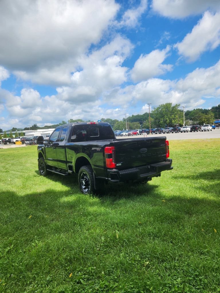 Used 2023 Ford F250 XLT w/ XLT Premium Package AWD/4WD image 3