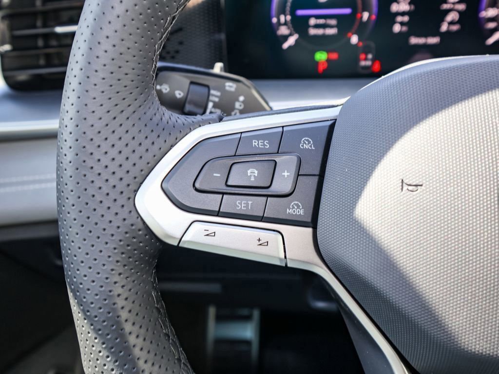 New 2026 Volkswagen Tiguan SE R-Line image 24