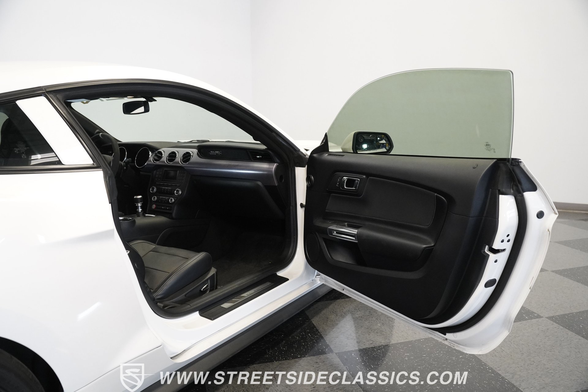 Used 2017 Ford Mustang GT image 38