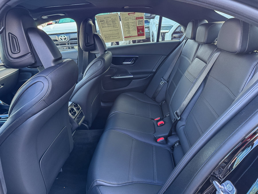 Used 2025 Mercedes-Benz C 300 Sedan image 18