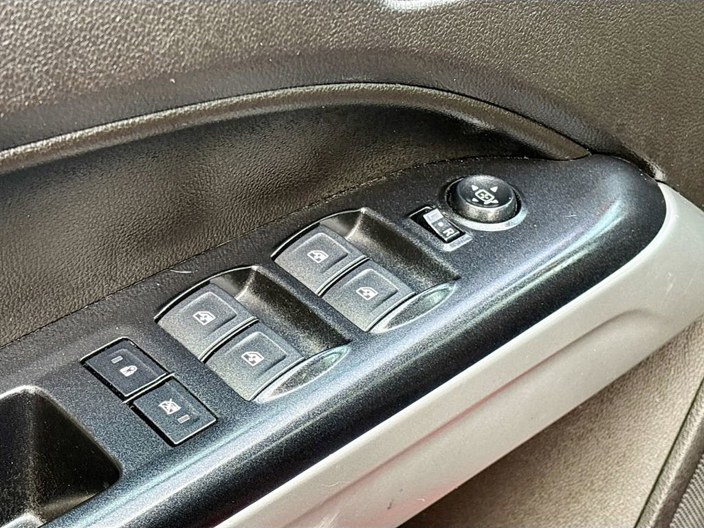 Used 2021 Chevrolet Colorado LT w/ Safety Package image 17