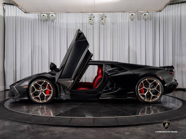 Used 2025 Lamborghini Revuelto AWD/4WD image 11