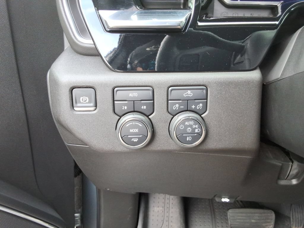 Certified 2024 Chevrolet Silverado 1500 RST AWD/4WD image 35