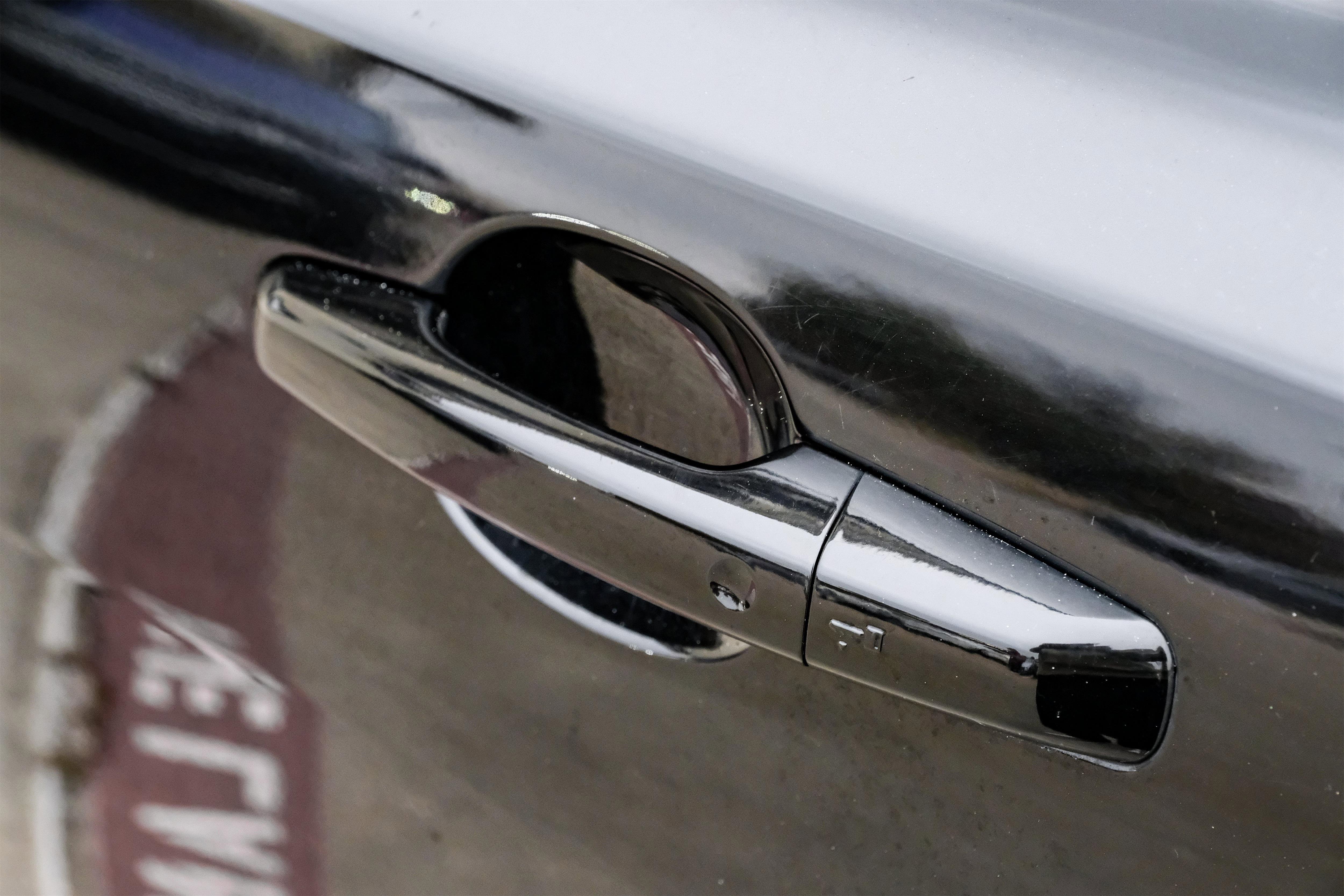 Used 2017 Jaguar XF S image 38