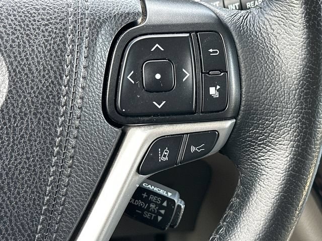 Used 2019 Toyota Sienna XLE w/ XLE Navigation Package FWD image 19