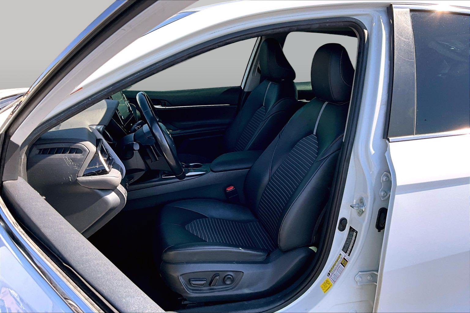 Used 2022 Toyota Camry SE w/ Audio Upgrade Package FWD image 24
