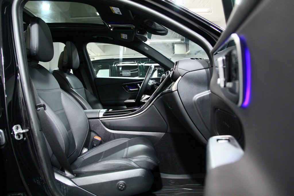 Used 2025 Mercedes-Benz GLC 300 4MATIC image 22