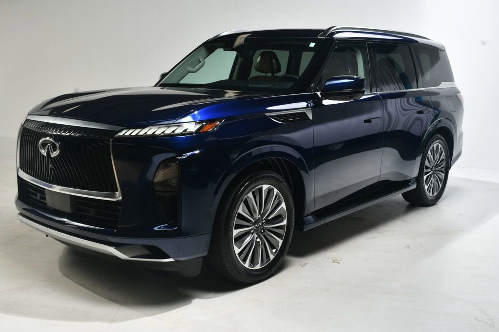 Used 2025 INFINITI QX80 Sensory image 2