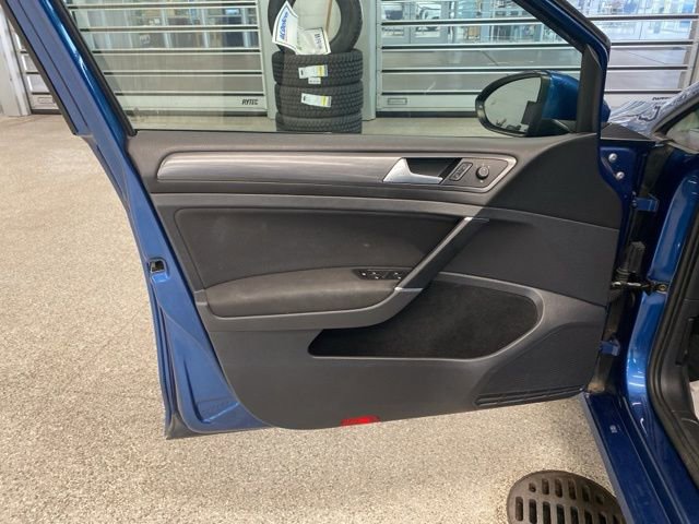 Used 2019 Volkswagen Golf S image 23
