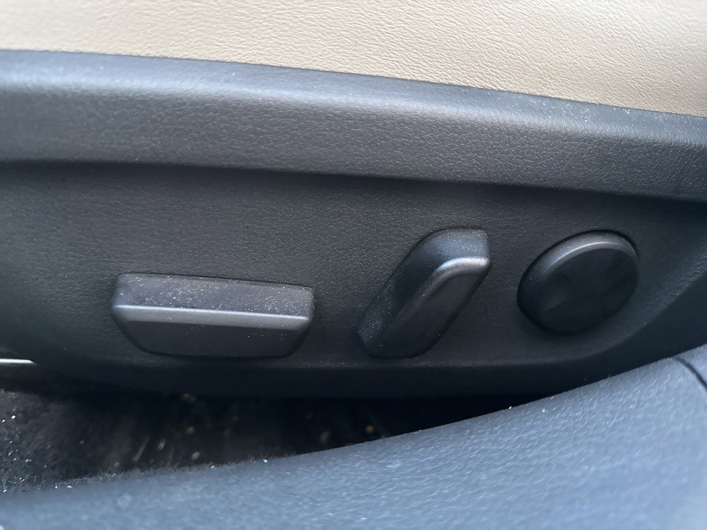 Used 2023 MAZDA MAZDA3 s image 10