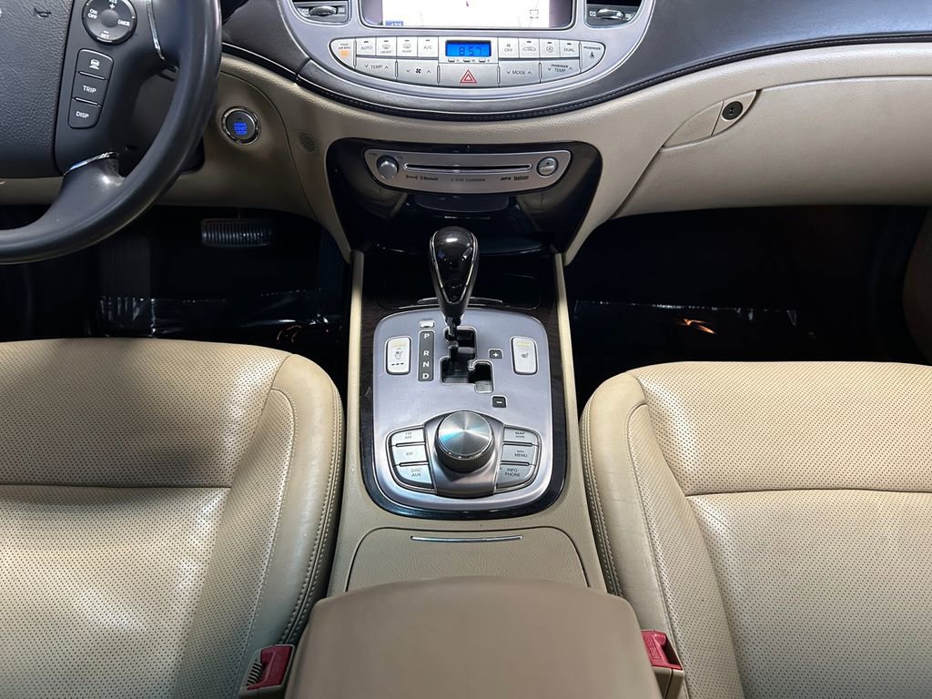 Used 2011 Hyundai Genesis 4.6 image 18