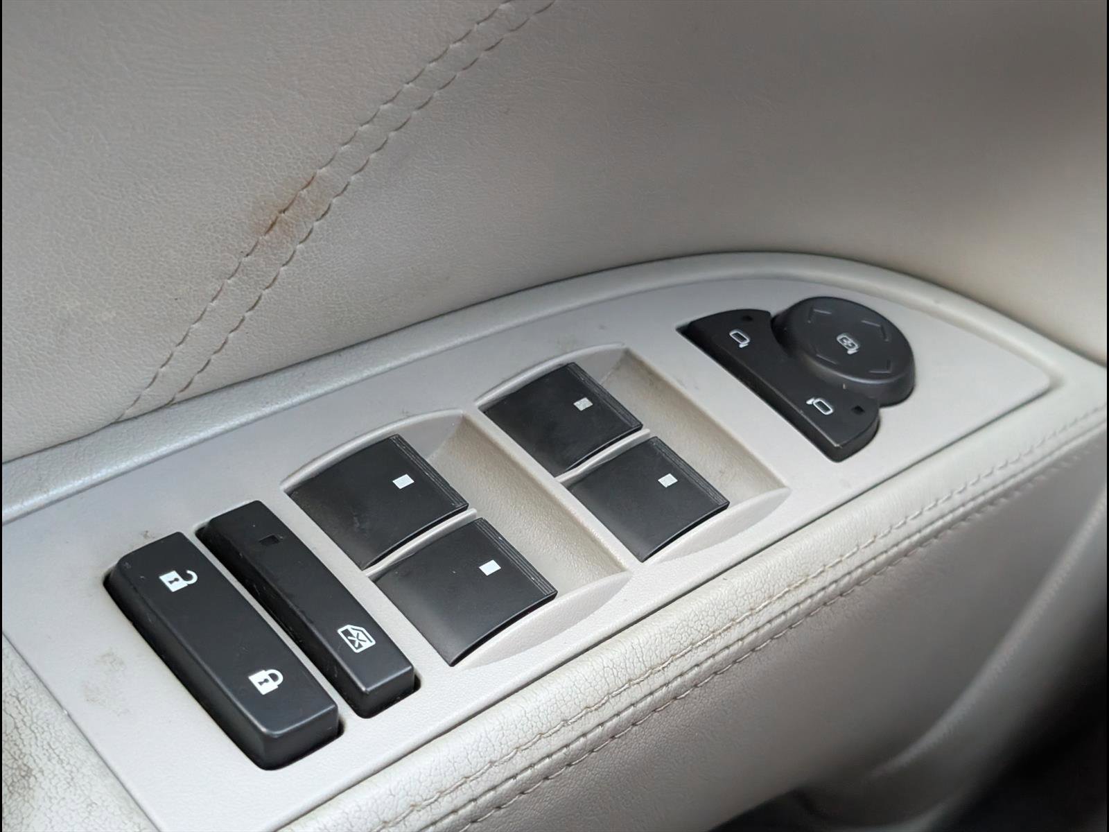 Used 2009 Buick Lucerne CXL FWD image 11