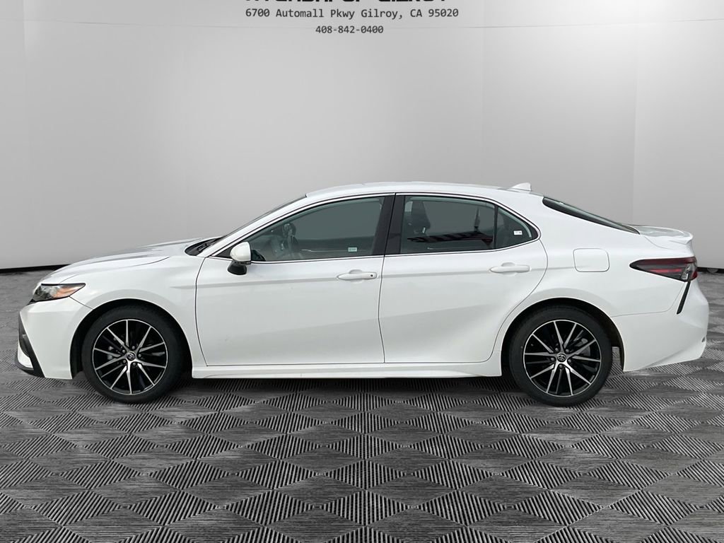 Used 2023 Toyota Camry SE image 8