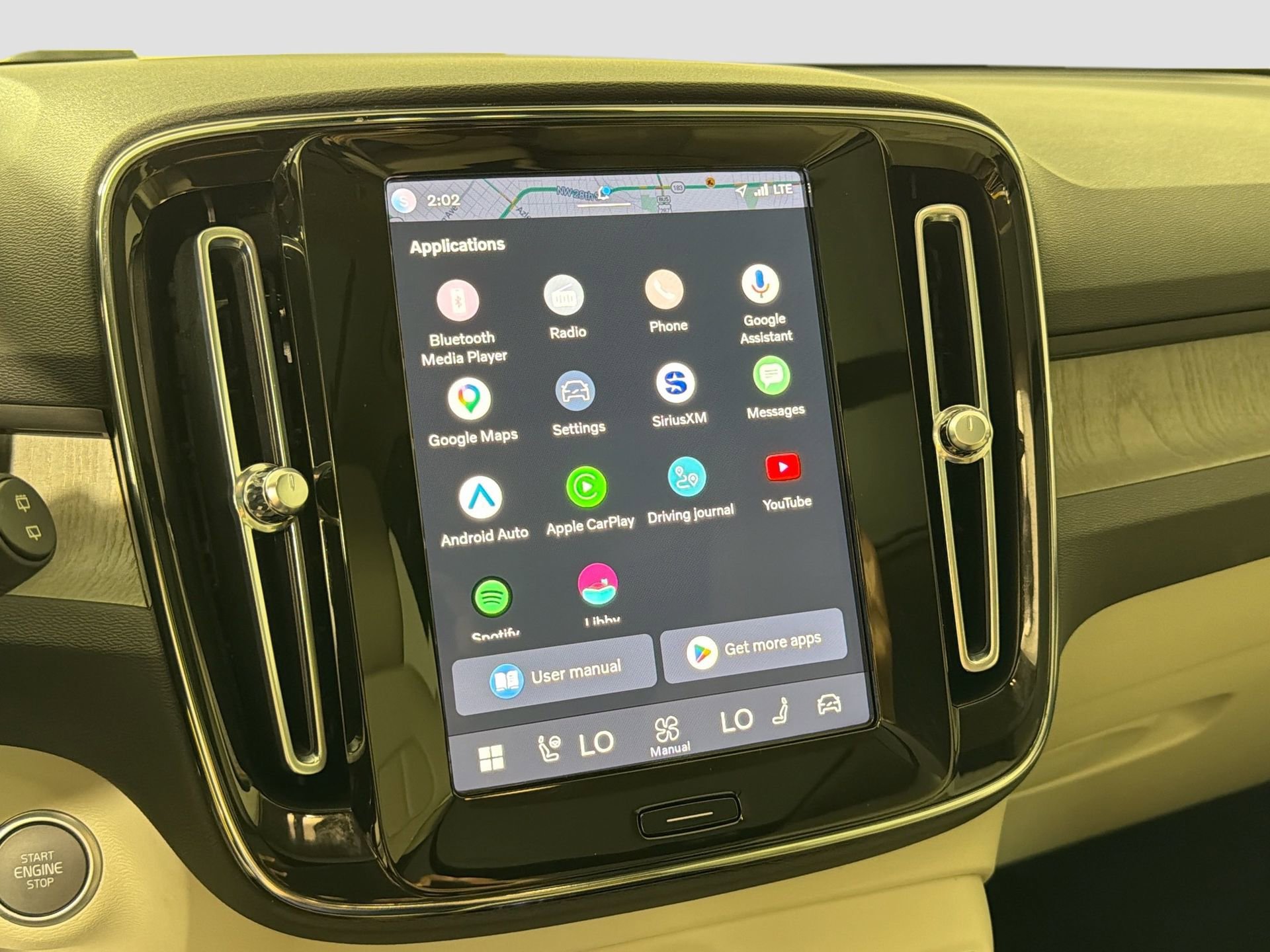 Certified 2023 Volvo XC40 B5 Plus w/ Protection Package Premier image 15