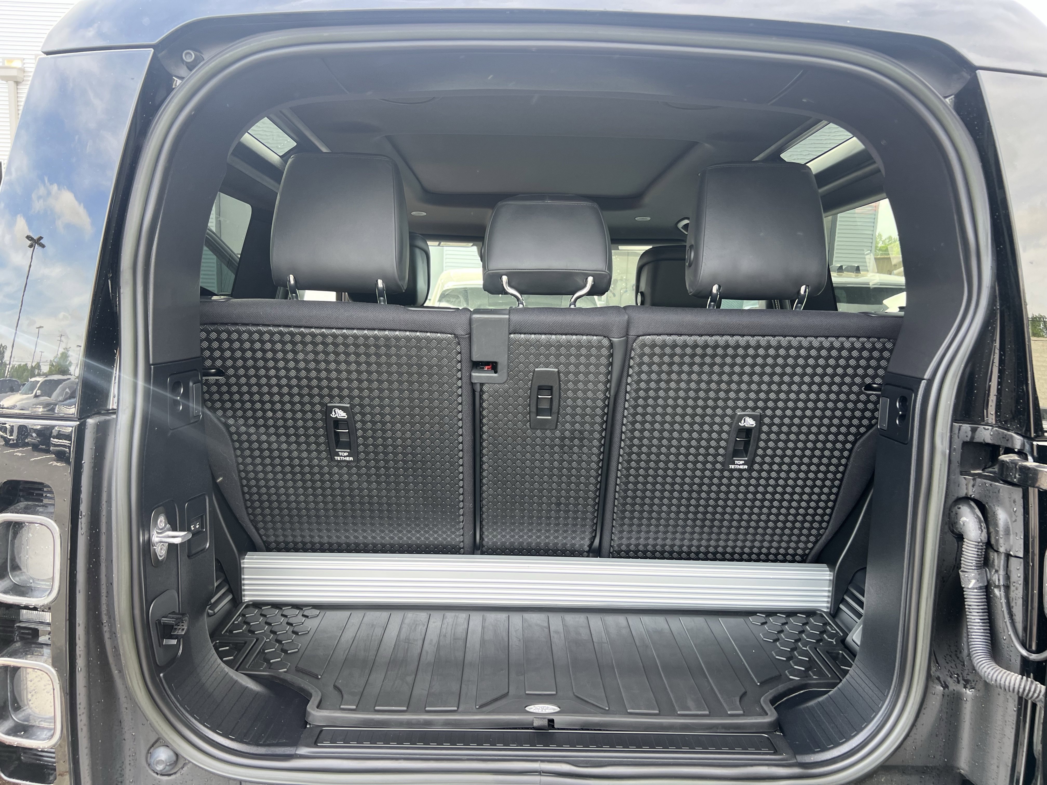 Certified 2023 Land Rover Defender 90 X image 34