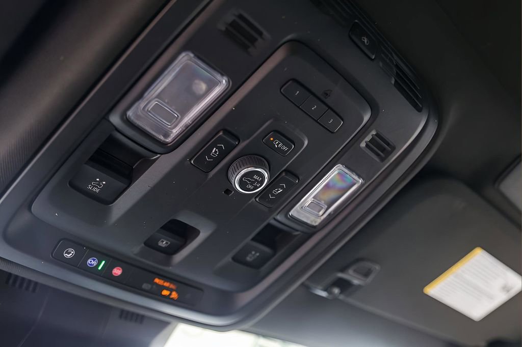 Certified 2023 Cadillac Escalade Premium Luxury image 22