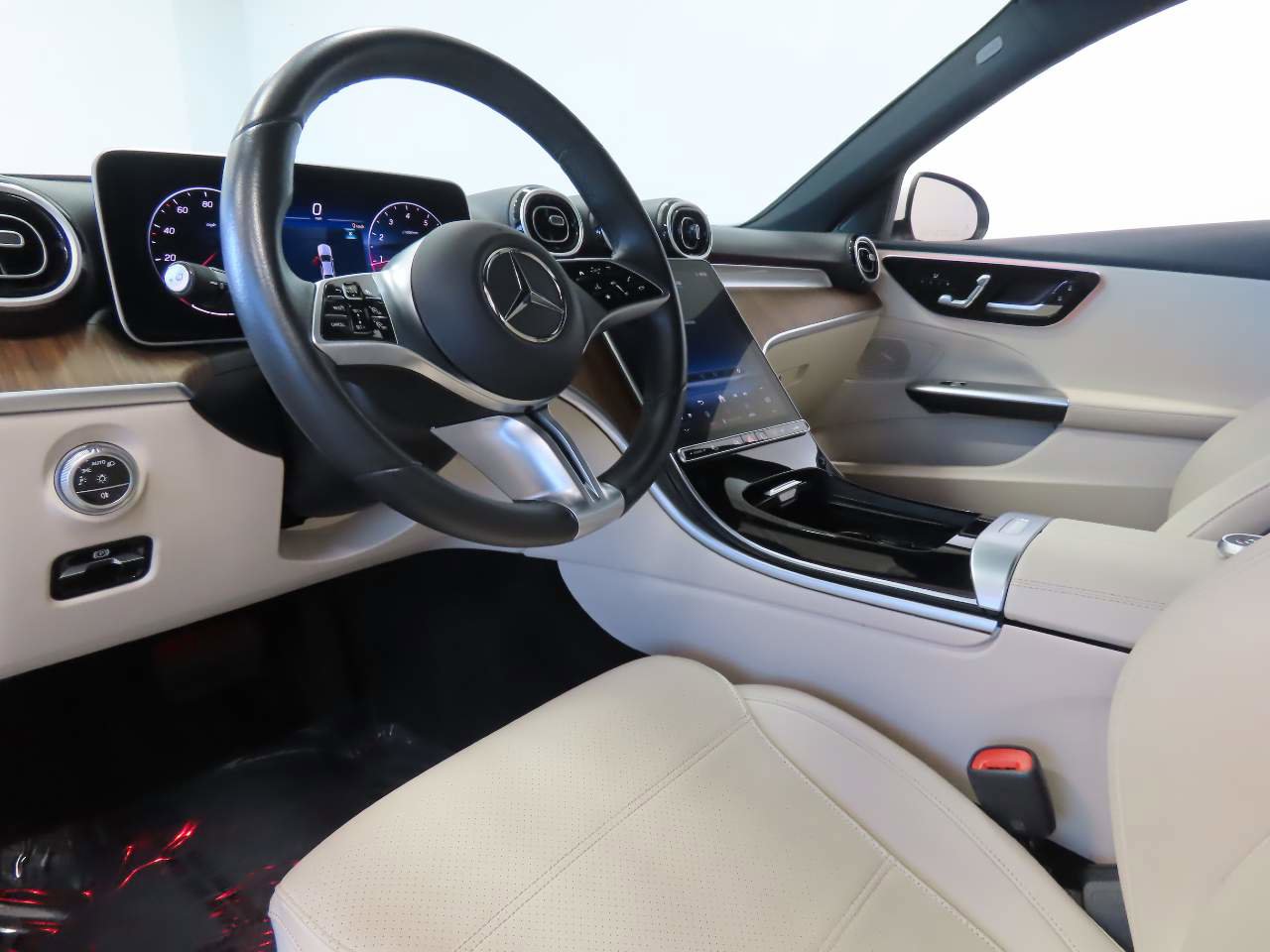 Used 2025 Mercedes-Benz C 300 Sedan image 11