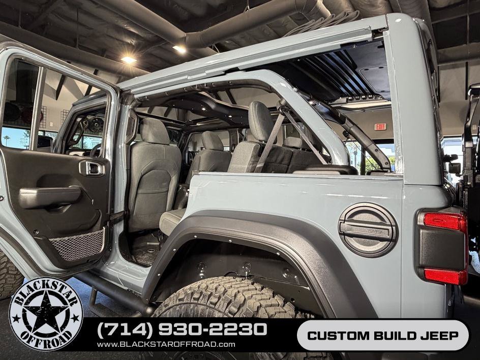 Used 2024 Jeep Wrangler Unlimited w/ Convenience Group AWD/4WD image 35