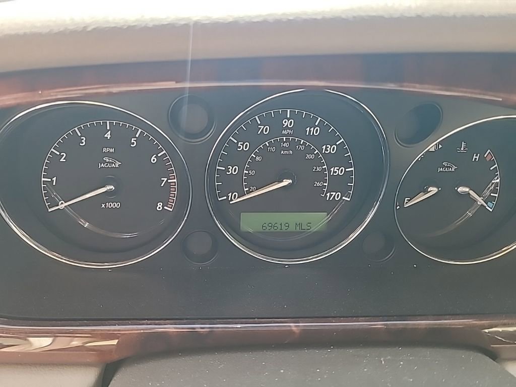 Used 2005 Jaguar XJ8 image 44