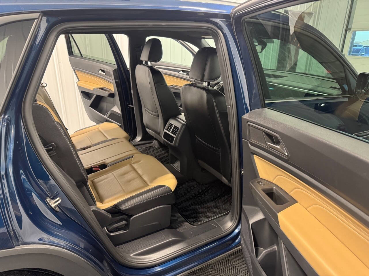 Used 2022 Volkswagen Atlas Cross Sport SE image 11