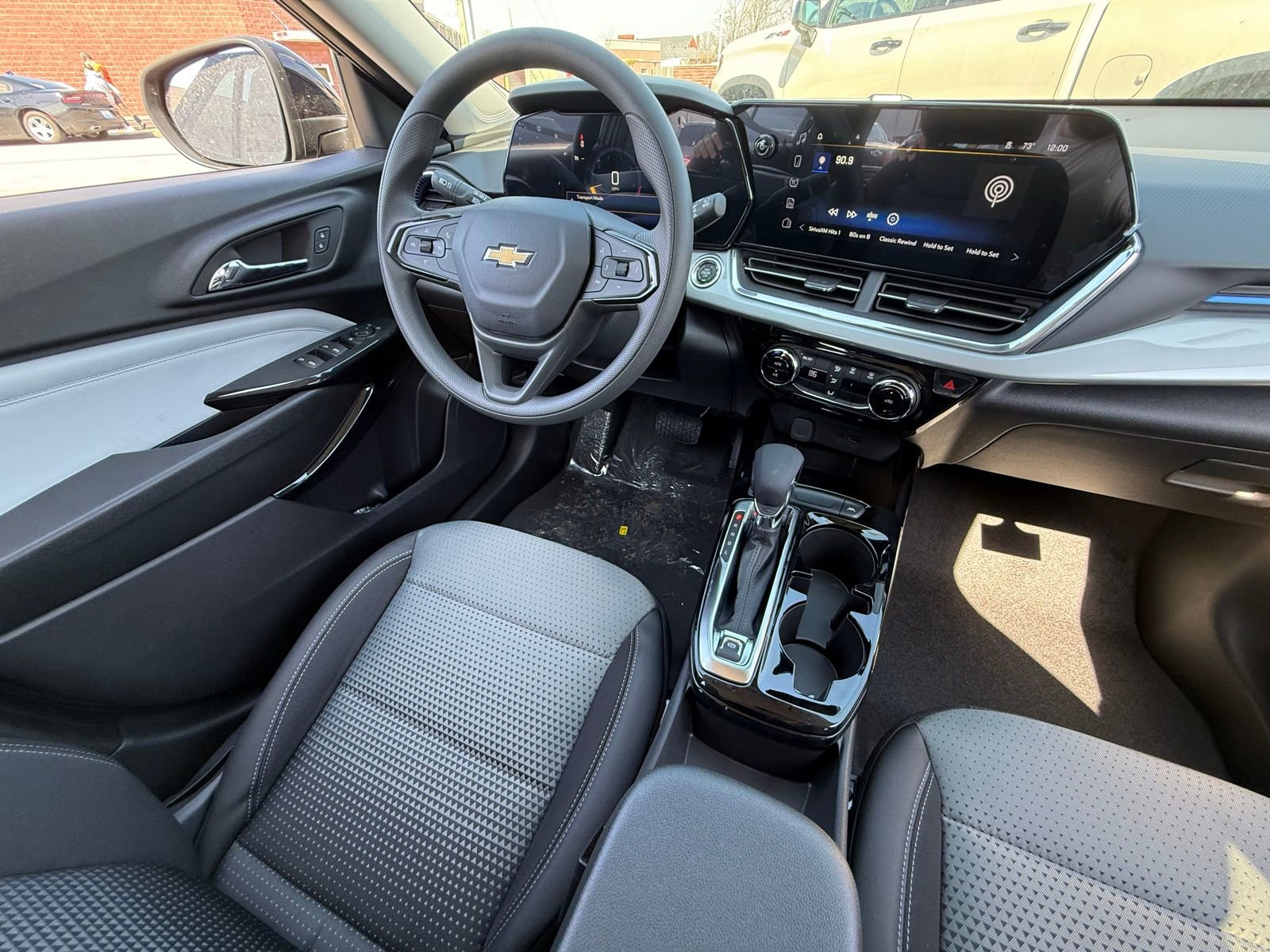 New 2026 Chevrolet Trax LT w/ LPO, Blackout Package image 3