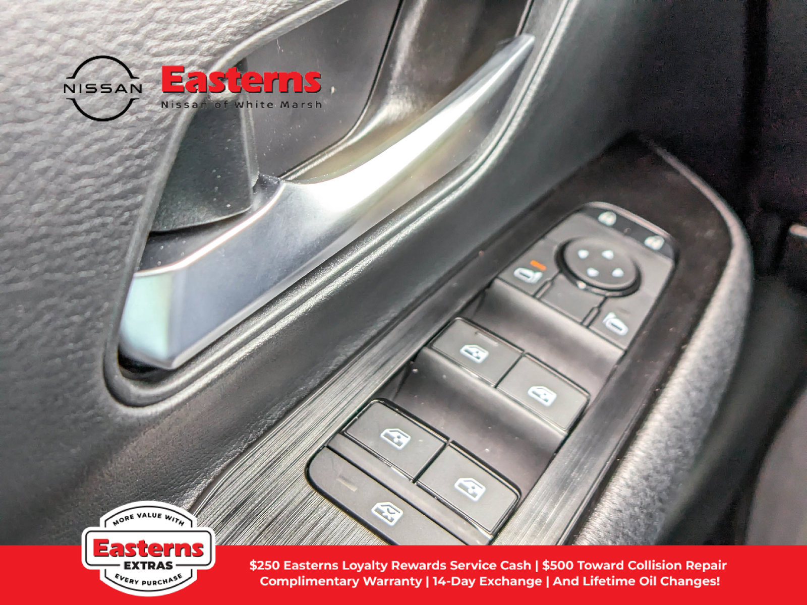 Used 2025 Nissan Kicks SV AWD/4WD image 28