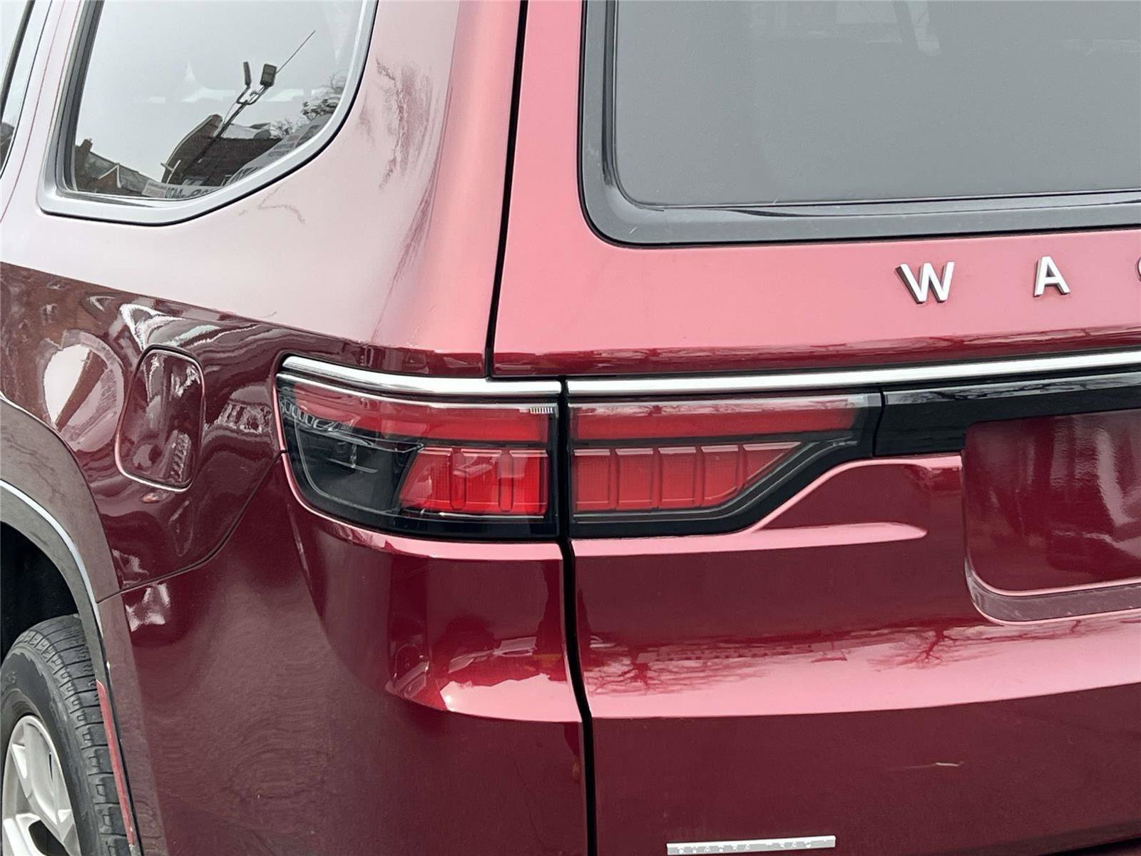 Used 2022 Jeep Wagoneer Series II AWD/4WD image 11