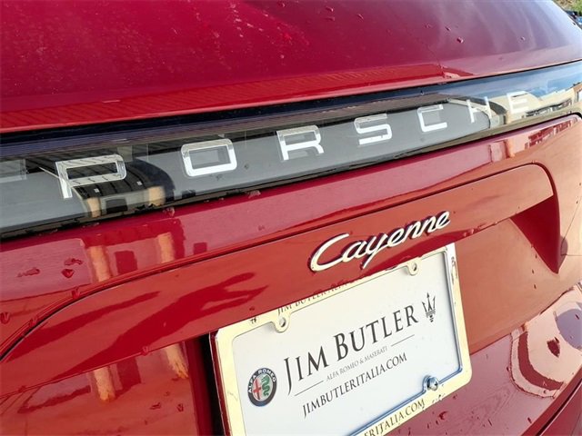 Used 2023 Porsche Cayenne Platinum Edition image 24