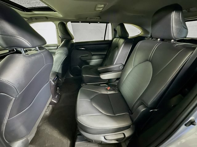Certified 2025 Toyota Highlander XLE FWD image 24