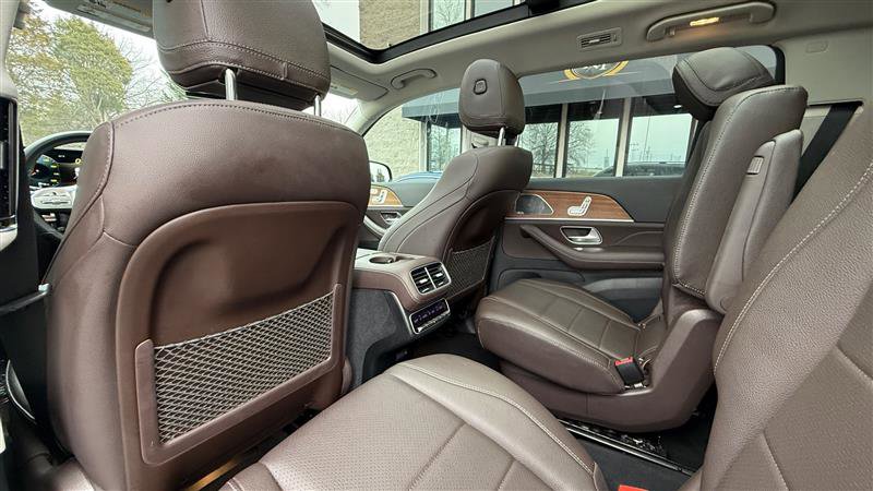 Used 2023 Mercedes-Benz GLS 450 4MATIC w/ AMG Line Exterior image 19