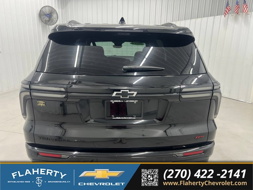 Used 2024 Chevrolet Traverse RS w/ LPO, Floor Liner Package AWD/4WD image 4