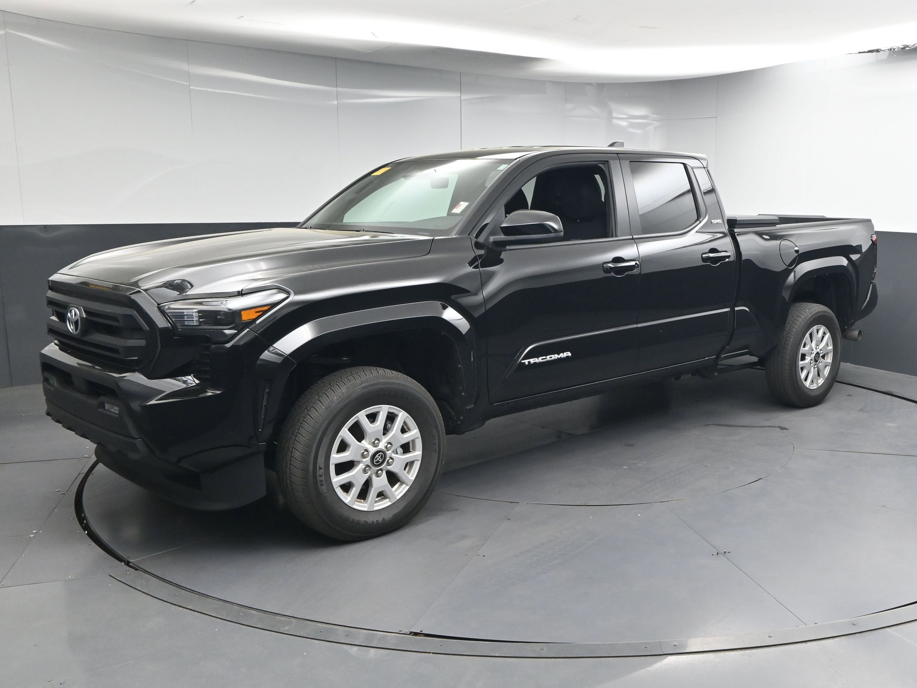 Used 2024 Toyota Tacoma SR5 image 4