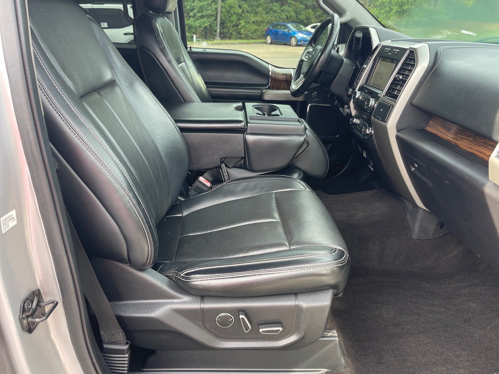 Used 2018 Ford F150 Lariat w/ Trailer Tow Package AWD/4WD image 19
