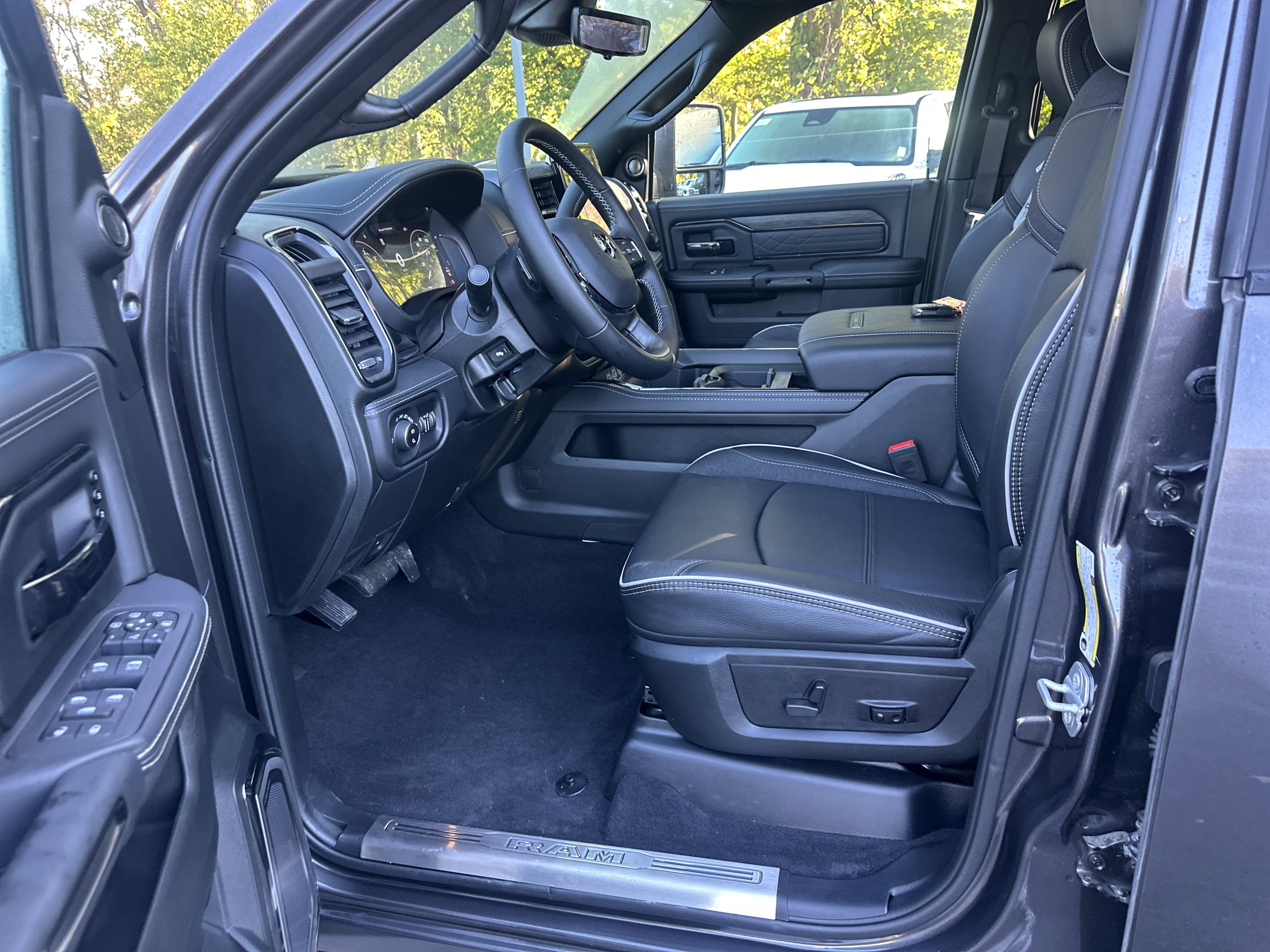 New 2026 RAM 2500 Limited image 28