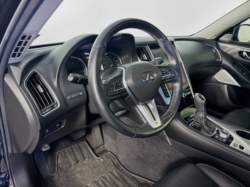 Used 2018 INFINITI Q50 Sport w/ Sensory Package (Sport) AWD/4WD image 9